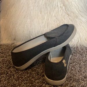Women’s slip on shoes